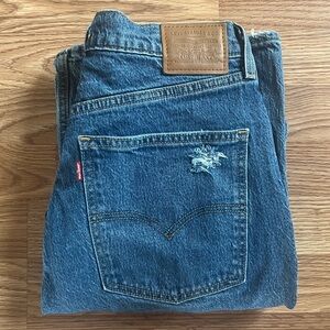 (NEVER WORN) Levi's 70’s High Flare Jeans (31)
